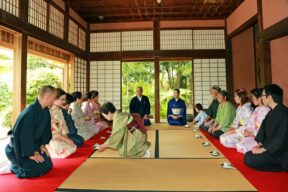 Kagoshima Samurai Residences – Home Visit and Tea Ceremony and Kimono